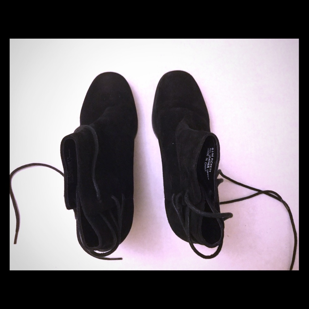 Lord&Taylor Black Suede Ankle Boots 6.5M